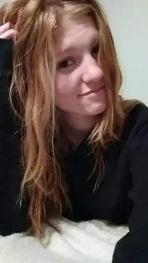 Danielle Holquist 😱